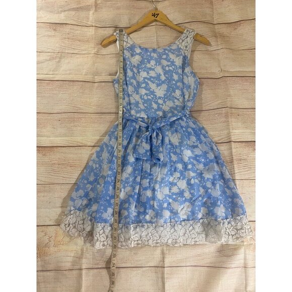 Disney Alice Through The Looking Glass Blue Lace Floral Dress - Medium - Picture 6 of 16